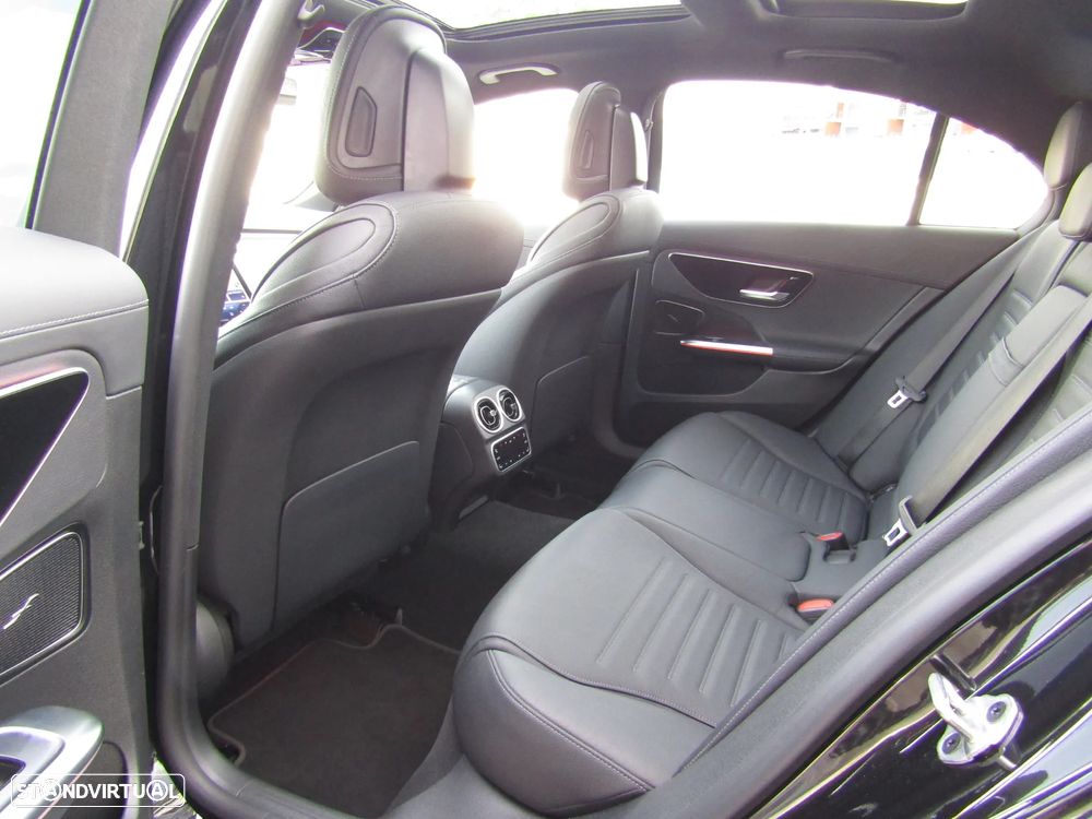 Mercedes-Benz C 300 d AMG Line - 25