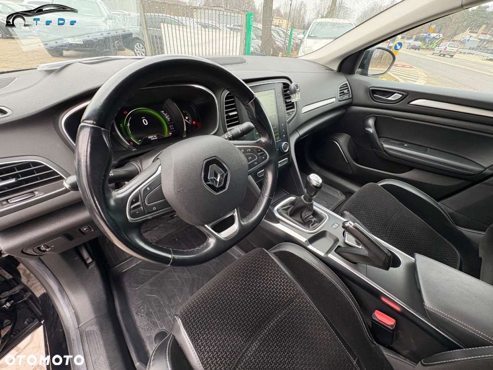 Renault Megane ENERGY TCe 130 Start & Stop Paris Business - 32