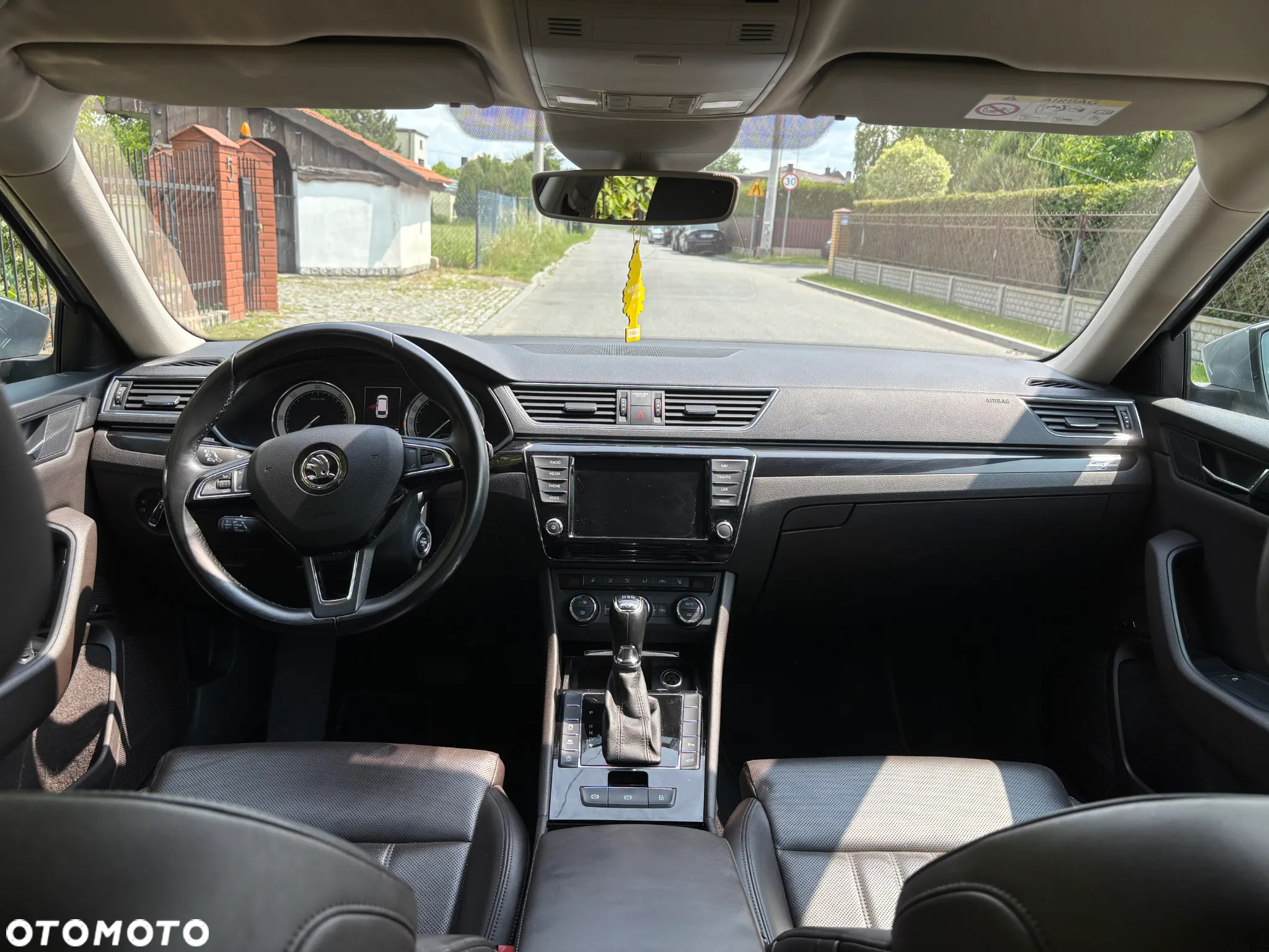 Skoda Superb 2.0 TDI L&K DSG - 5