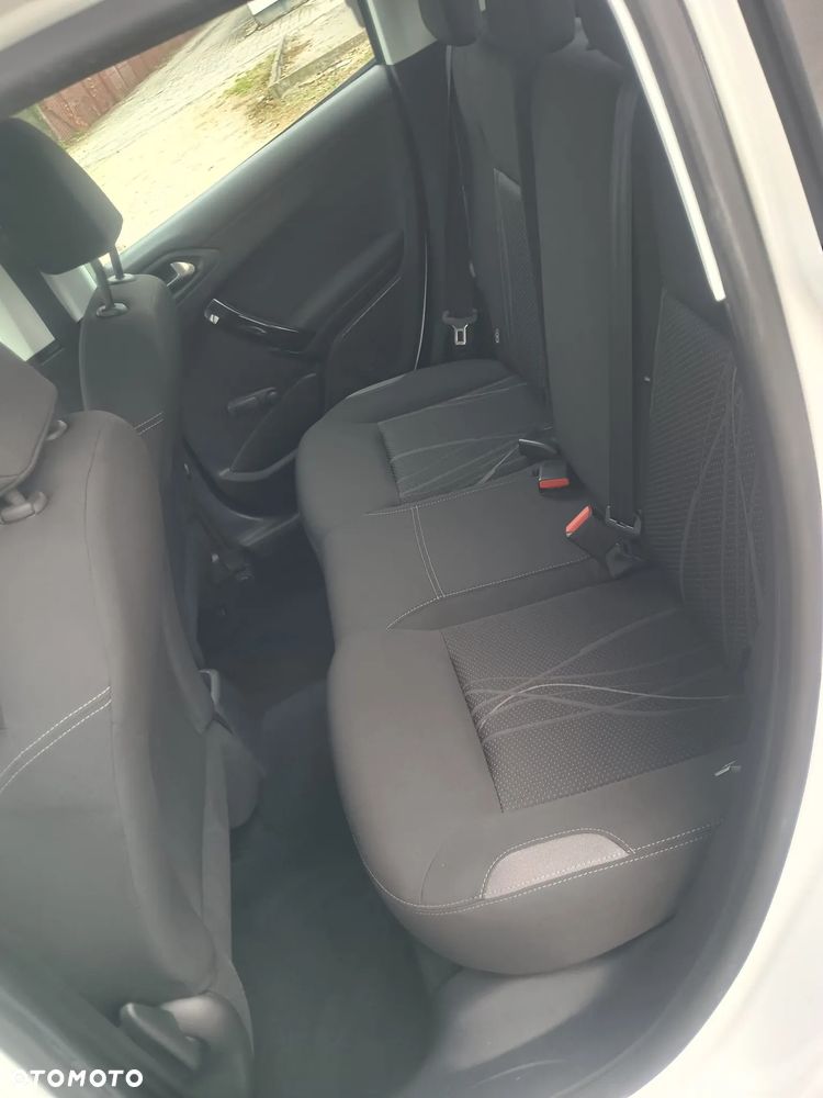 Peugeot 208 - 13