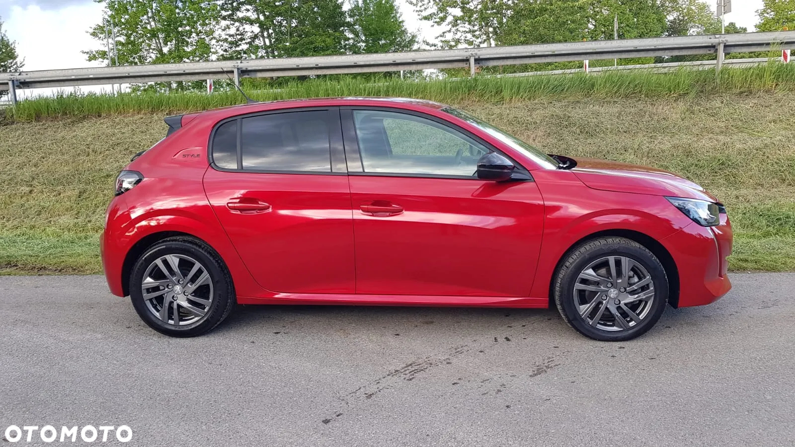 Peugeot 208 - 2