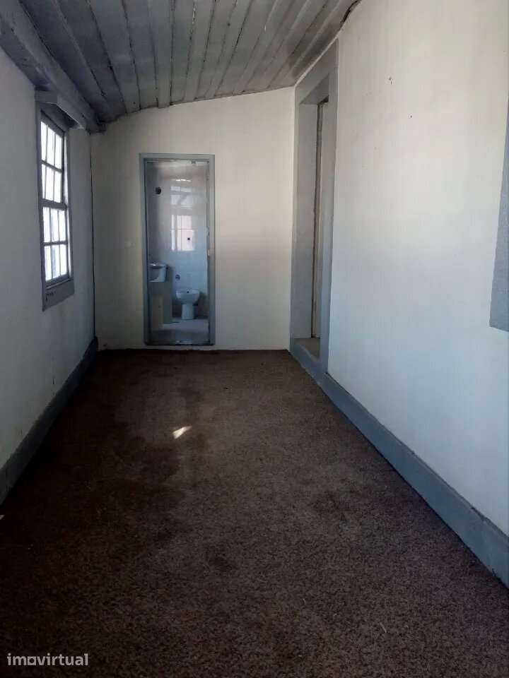 Moradia T5 antiga Santa Maria da Feira - Grande imagem: 2/3