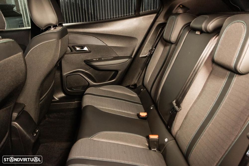 Peugeot e-2008 50 kWh Allure Pack - 42