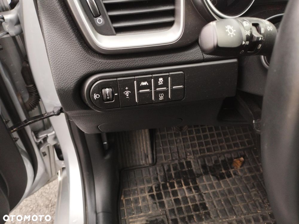 Kia Ceed 1.5 T-GDI M - 25