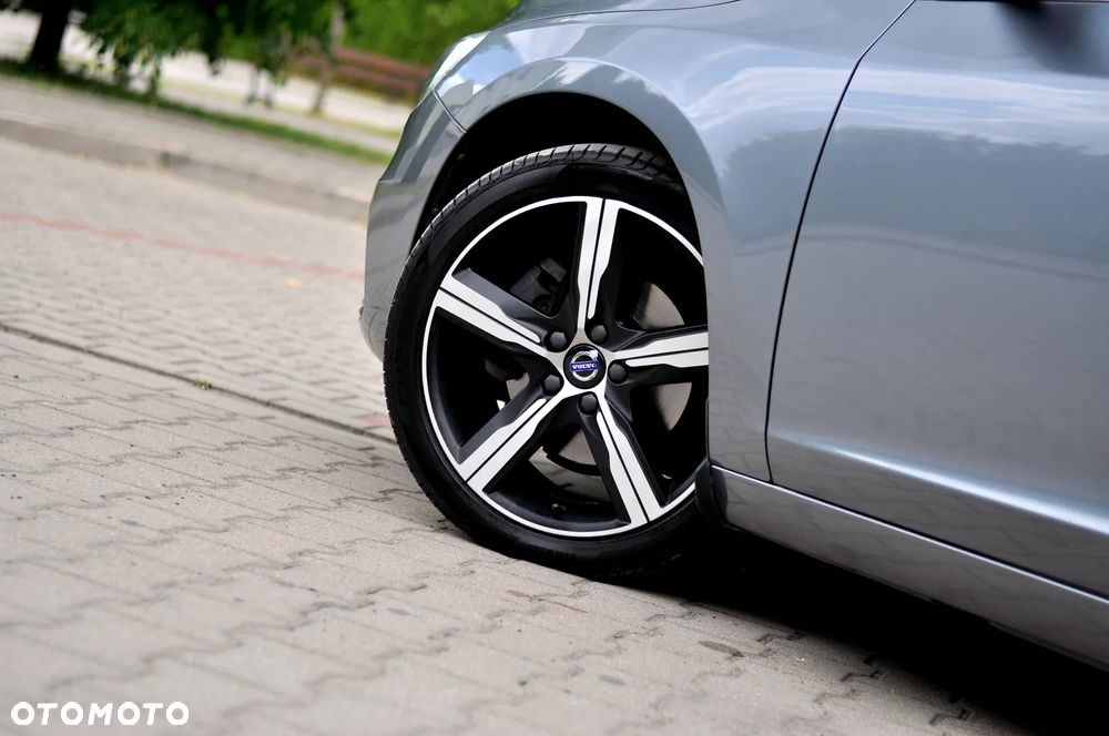 Volvo V60 D4 Geartronic R-Design - 15