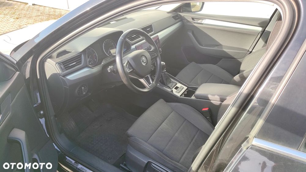 Skoda Superb 2.0 TDI Ambition - 2