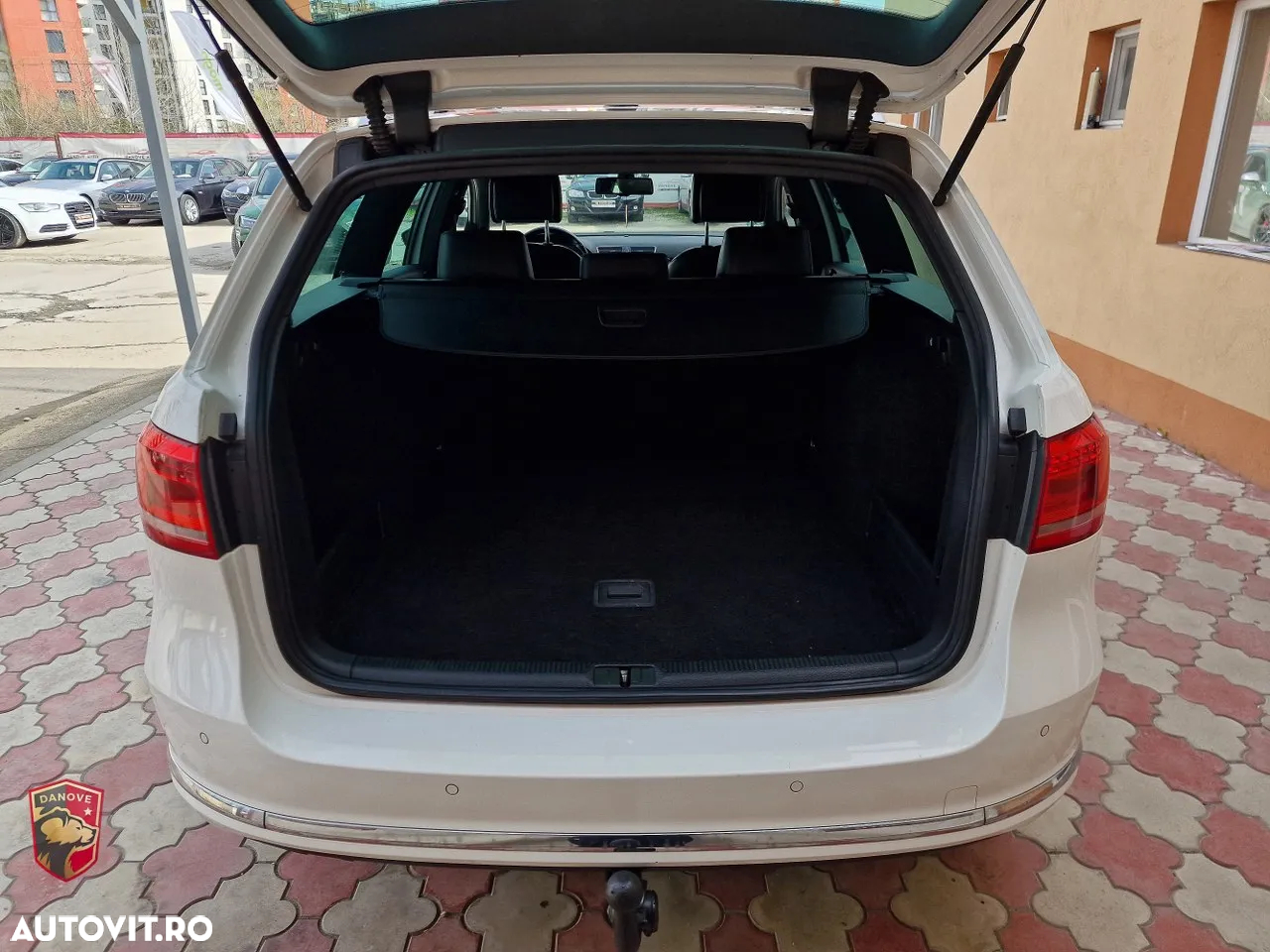 Volkswagen Passat Variant 2.0 TDI DSG BlueMotion Technology Comfortline - 11