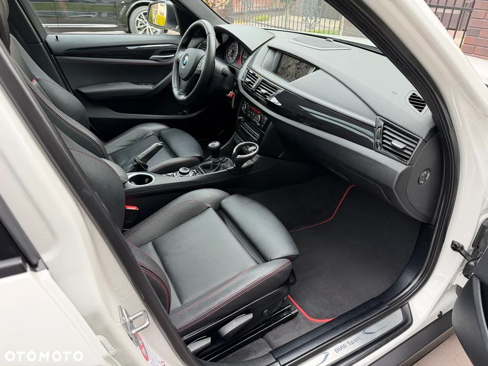 BMW X1 xDrive20d Sport Line - 24