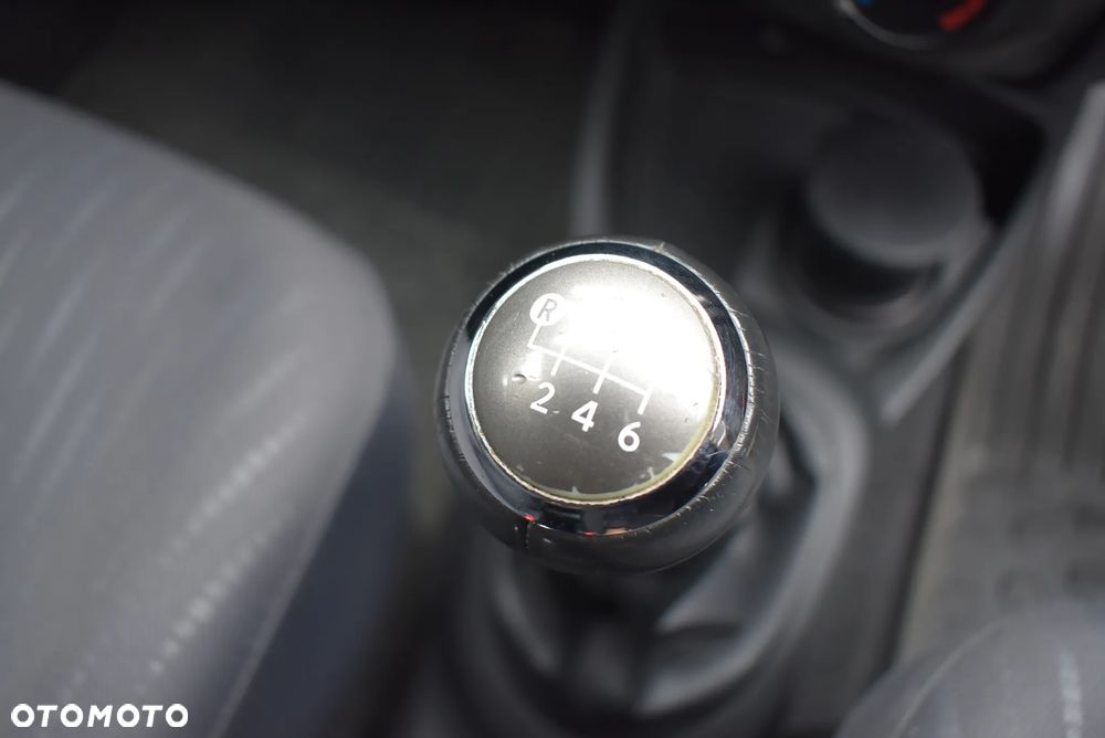 Toyota Yaris 1.33 VVT-i Executive - 23