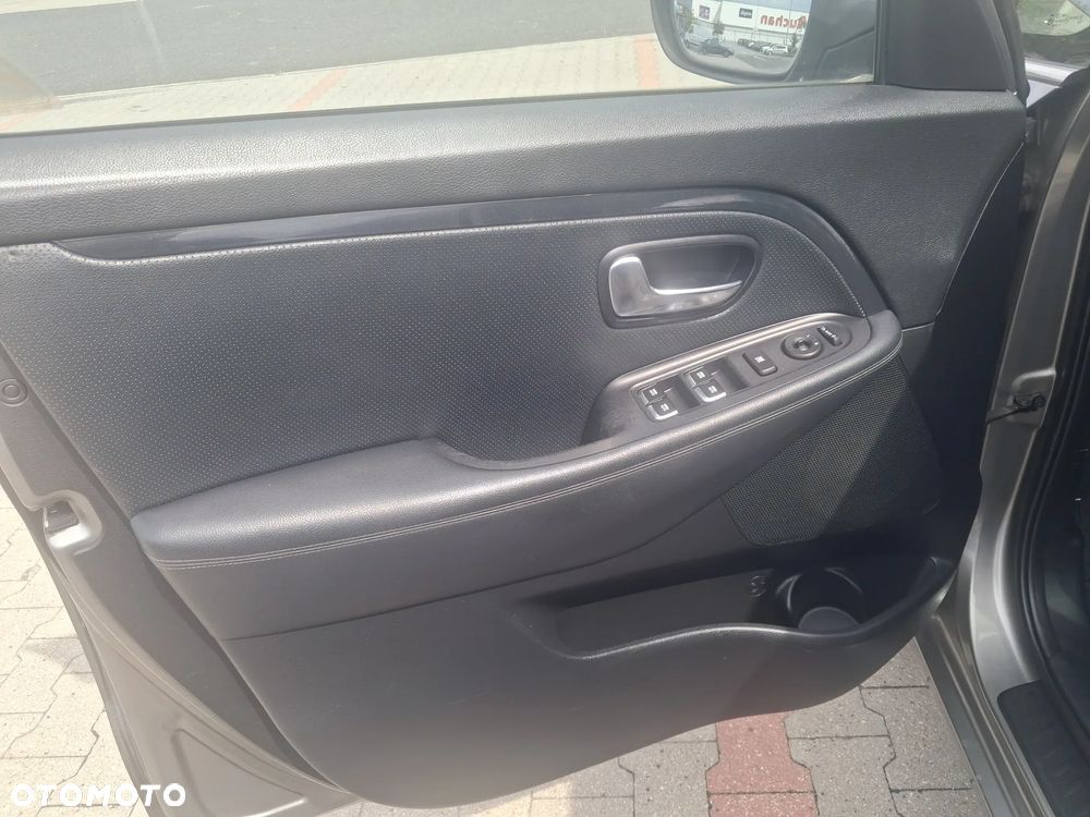 Kia Carens 1.7 CRDi 136 Fifa World Cup Edition - 17