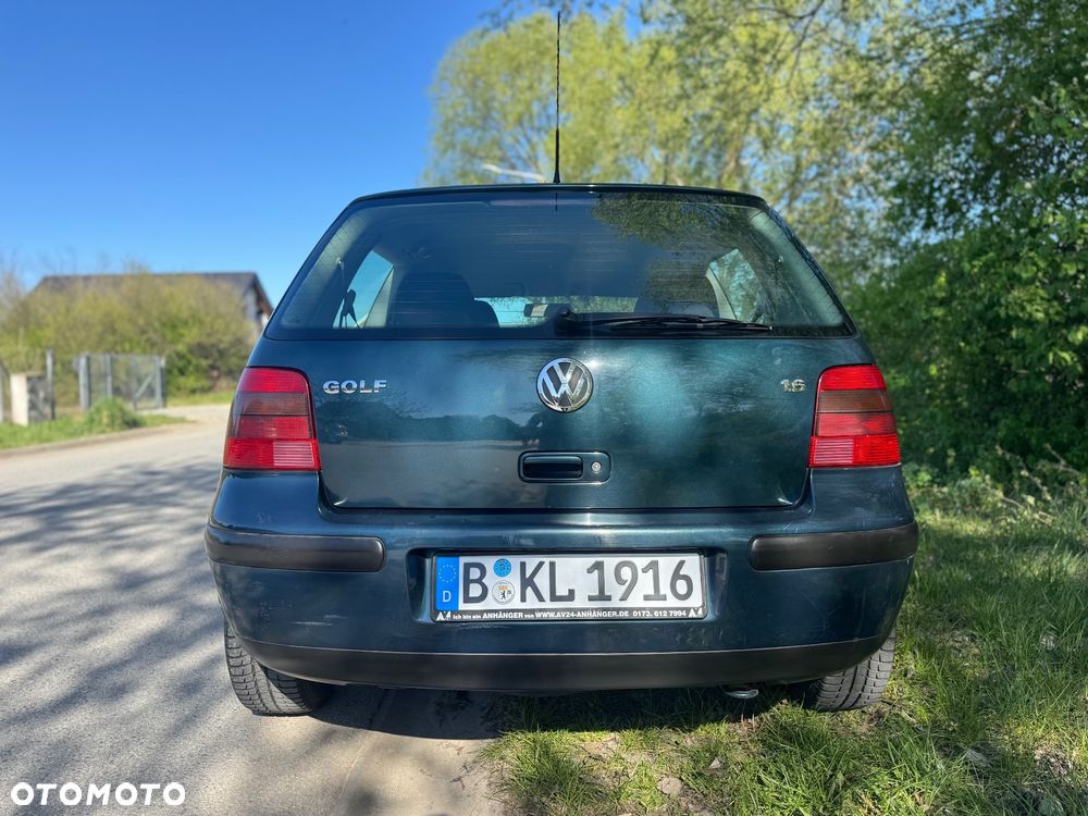 Volkswagen Golf - 10