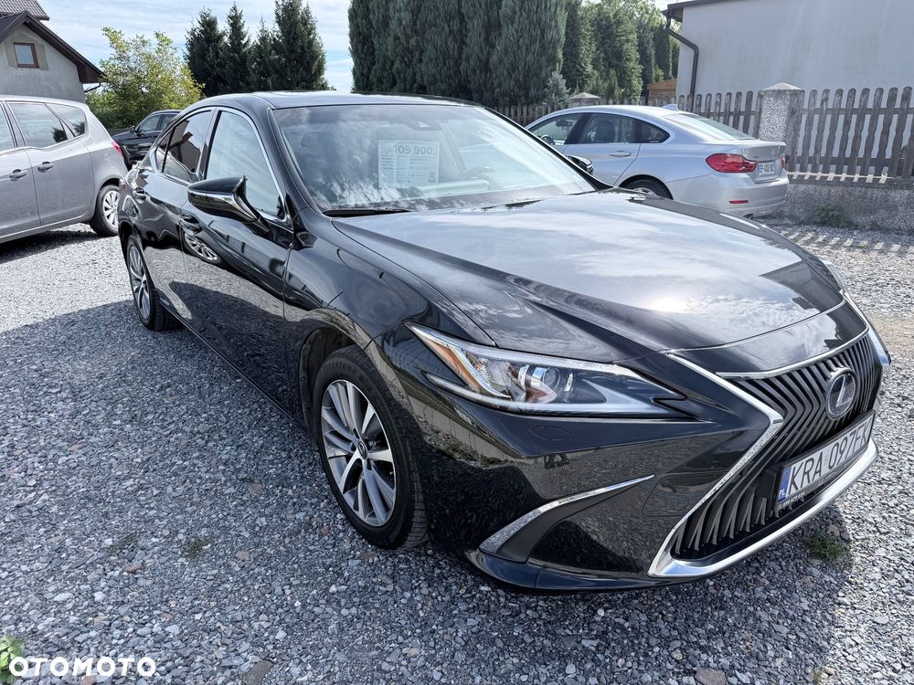 Lexus ES 2021