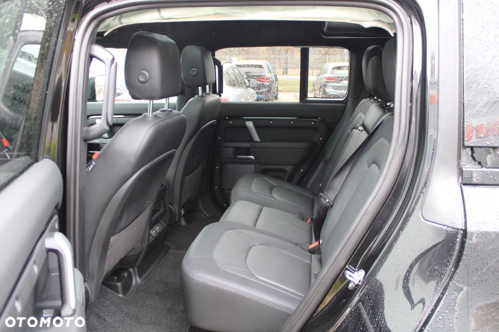 Land Rover Defender - 18