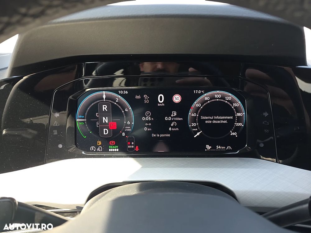 Volkswagen Golf - 10