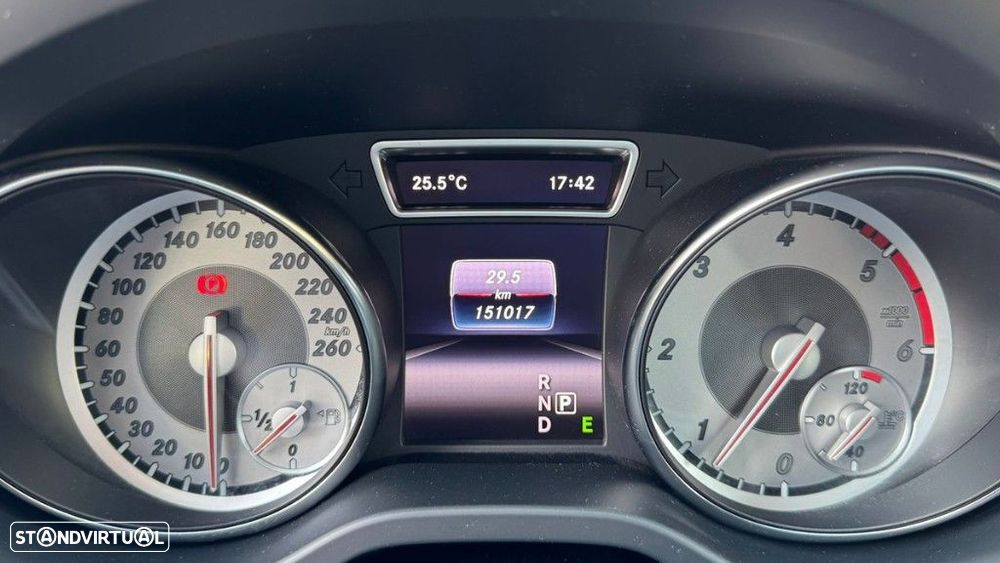 Mercedes-Benz CLA 200 - 12