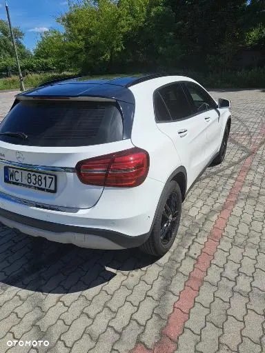 Mercedes-Benz GLA 200 7G-DCT Urban - 3