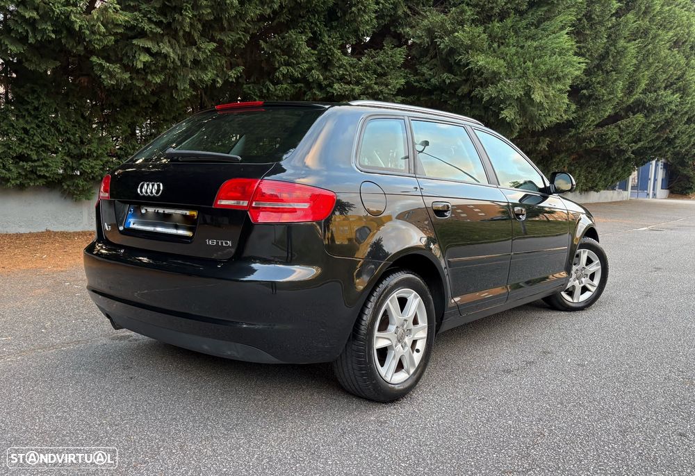 Audi A3 Sportback 1.6 TDI Attraction Business Line - 4
