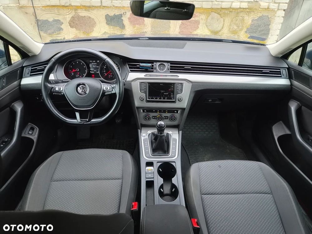 Volkswagen Passat 1.4 TSI BMT Trendline - 15