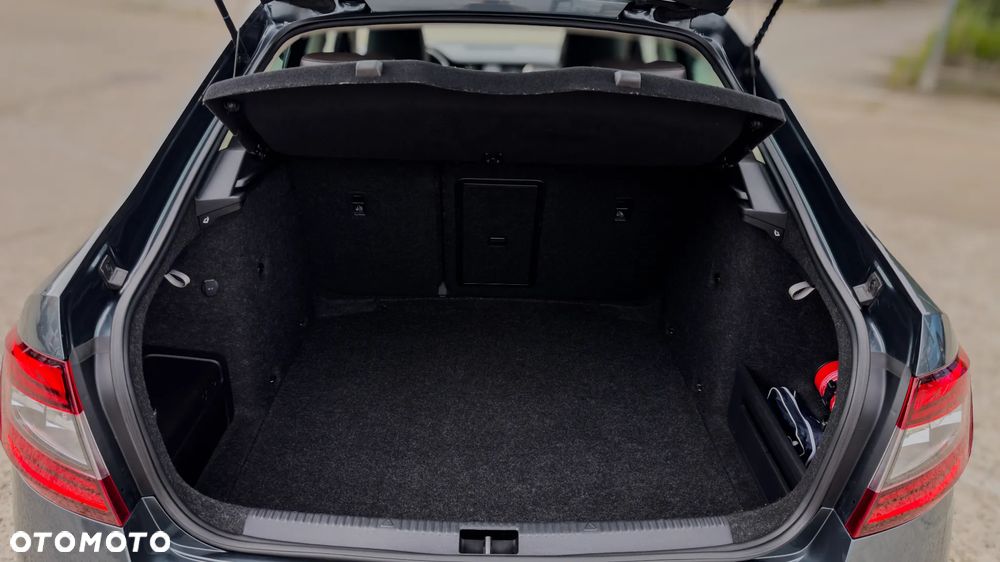 Skoda Octavia 2.0 TDI 4x4 L&K DSG - 6