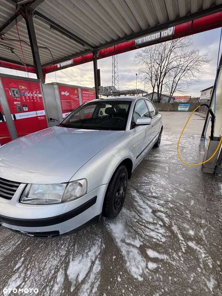 Volkswagen Passat 1.8 - 12