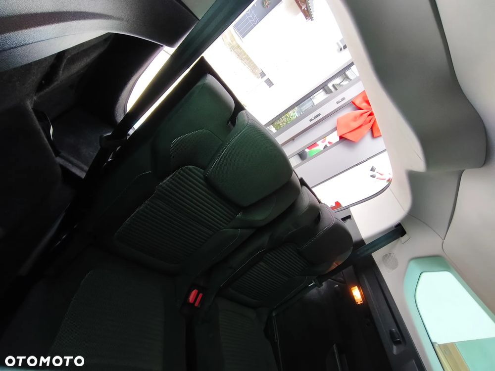 Renault Grand Scenic - 10