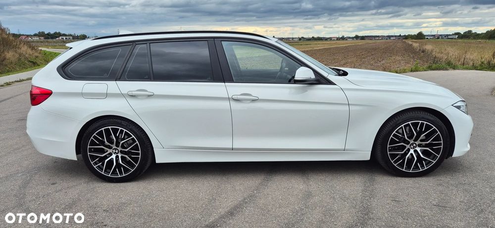 BMW Seria 3 330i Advantage - 5