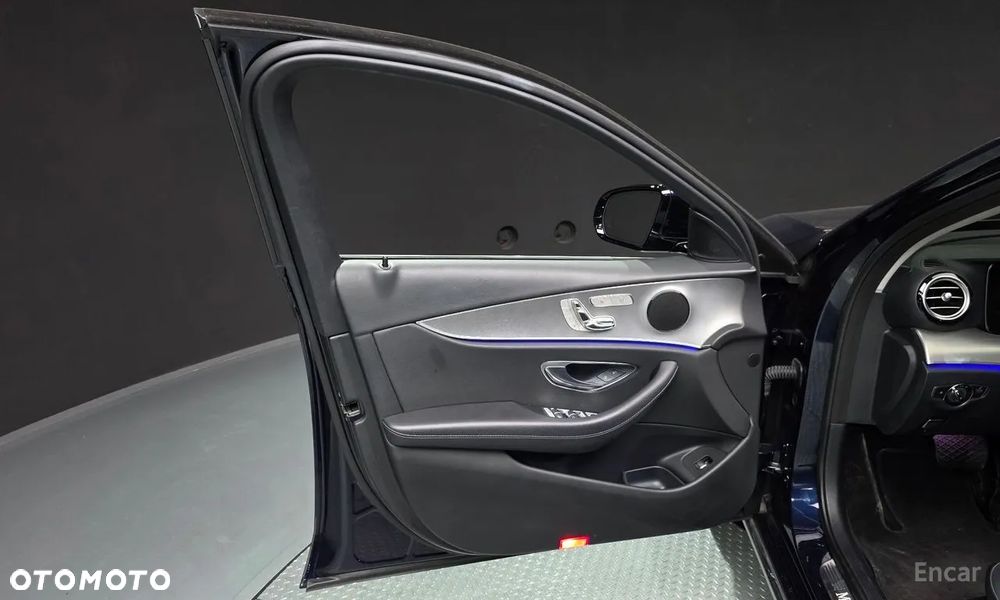 Mercedes-Benz Klasa E 300 d 9G-TRONIC Avantgarde - 14