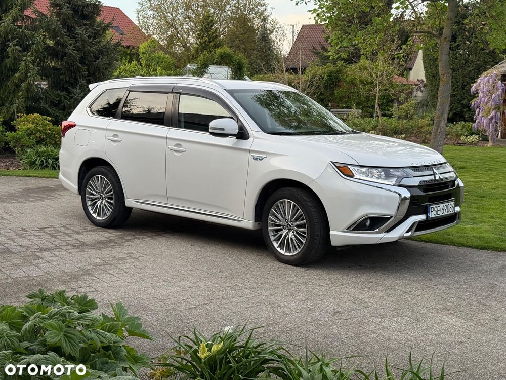 Mitsubishi Outlander - 3