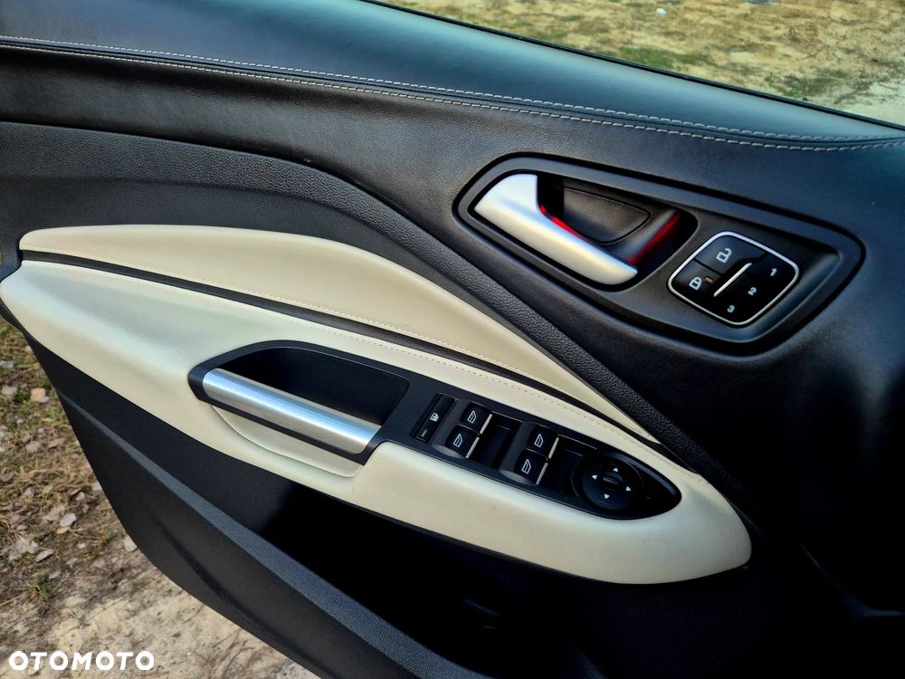 Ford Kuga 2.0 TDCi 4x4 Vignale - 23