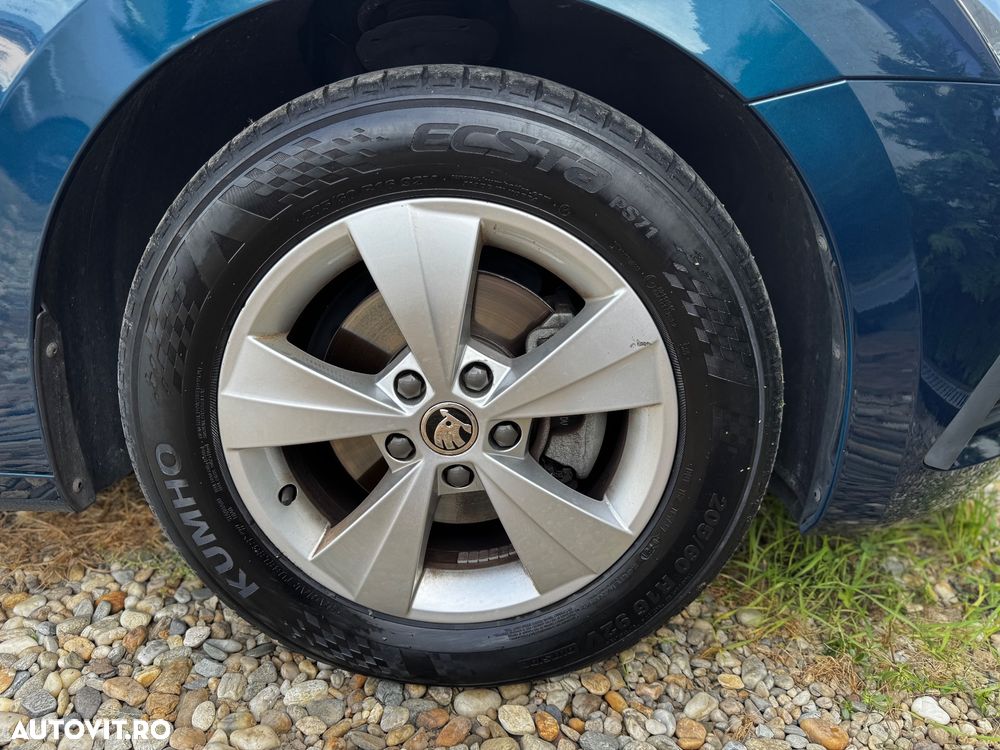 Skoda Octavia 2.0 TDI DSG Ambition - 27