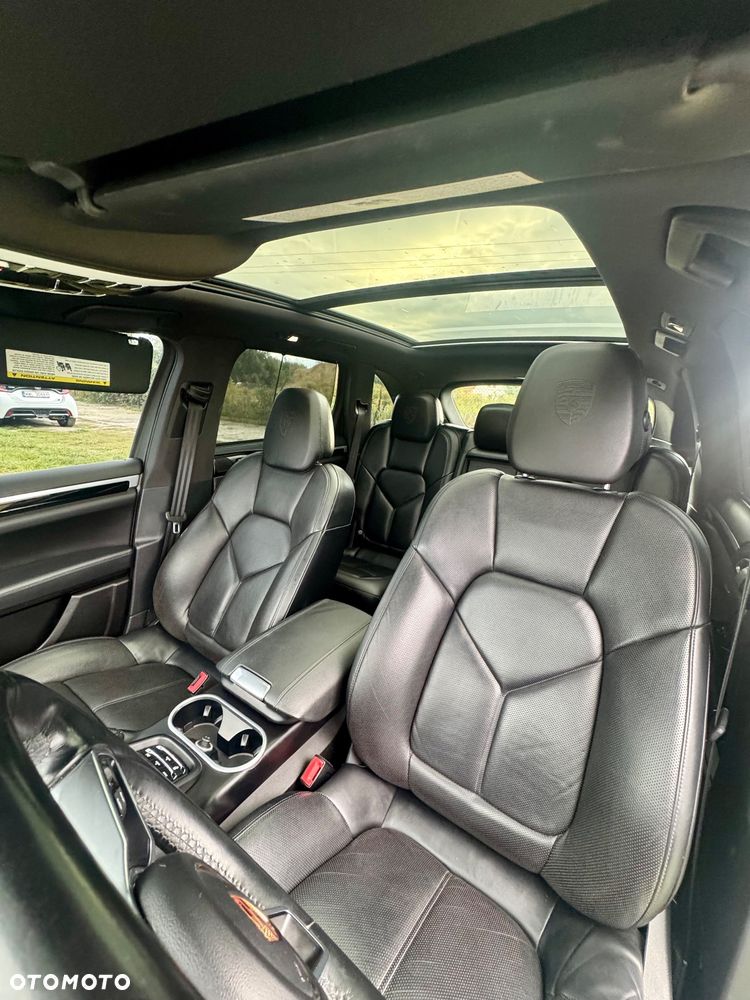 Porsche Cayenne - 14