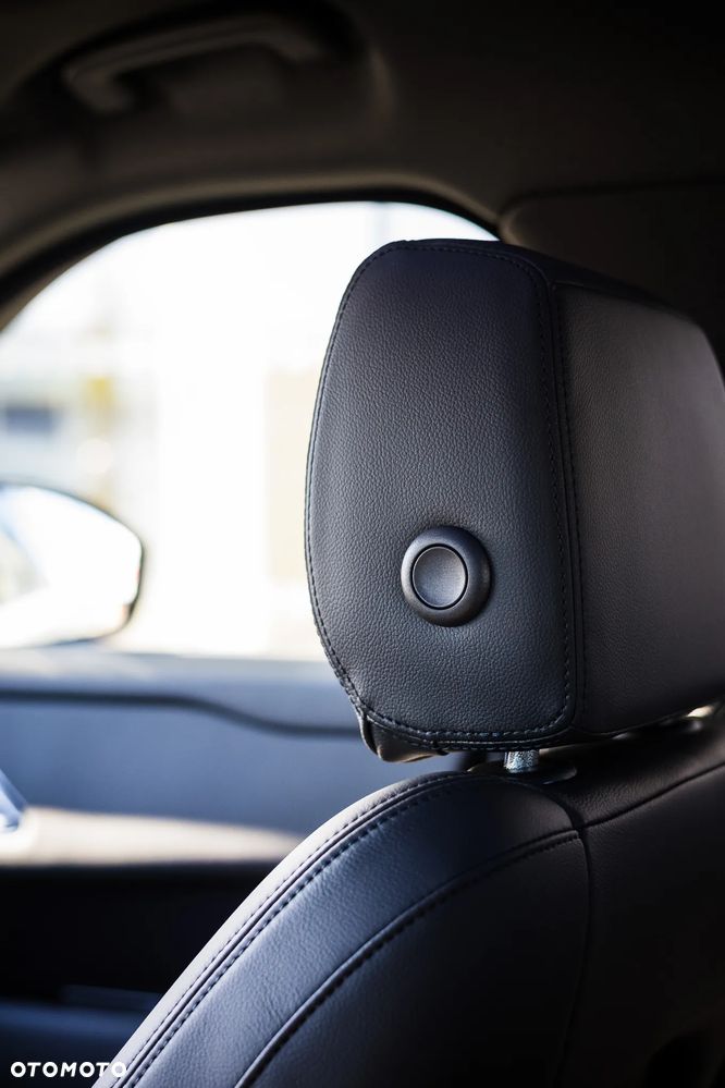 Land Rover Range Rover Velar 3.0 P400 mHEV Dynamic SE - 25