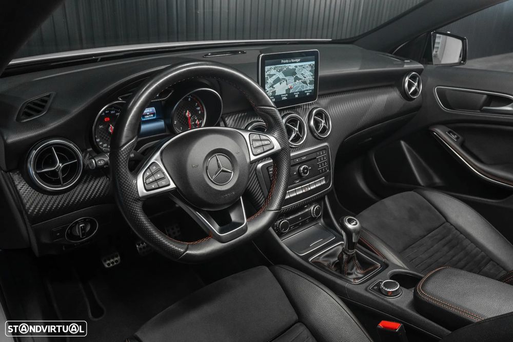 Mercedes-Benz A 180 AMG Line - 23