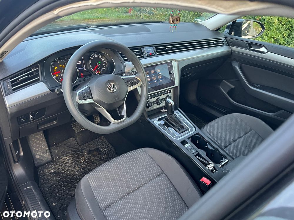 Volkswagen Passat Variant 1.6 TDI SCR DSG Conceptline - 5