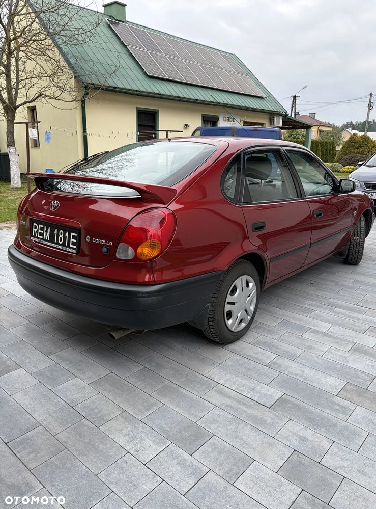 Toyota Corolla - 4