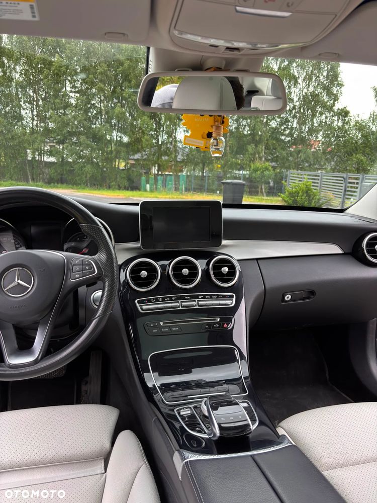 Mercedes-Benz Klasa C 300 7G-TRONIC AMG Line - 13