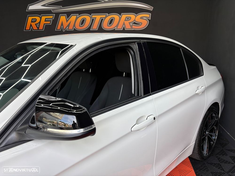 BMW 318 d Aut. Blue Performance Sport Line - 19