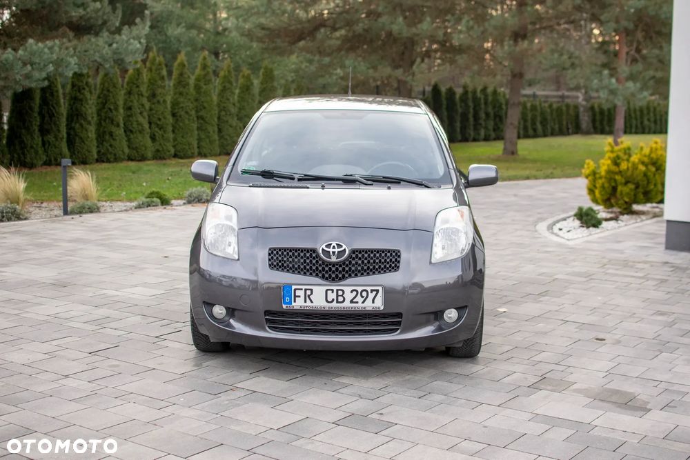 Toyota Yaris - 10