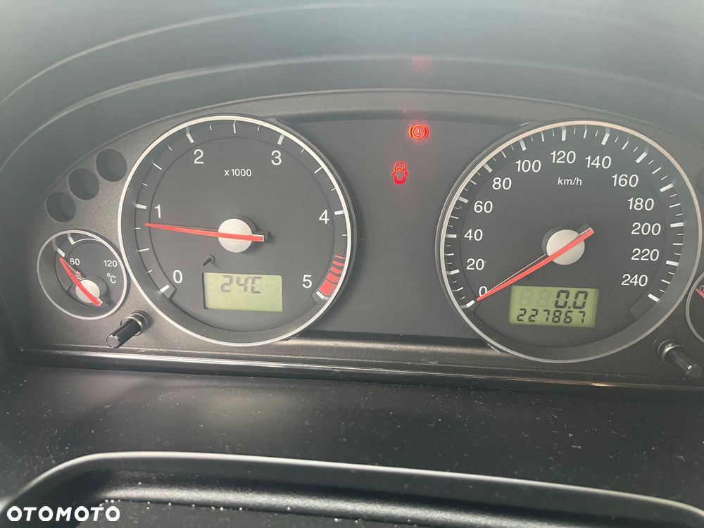 Ford Mondeo 2.0 TDCI DPF Ambiente - 9