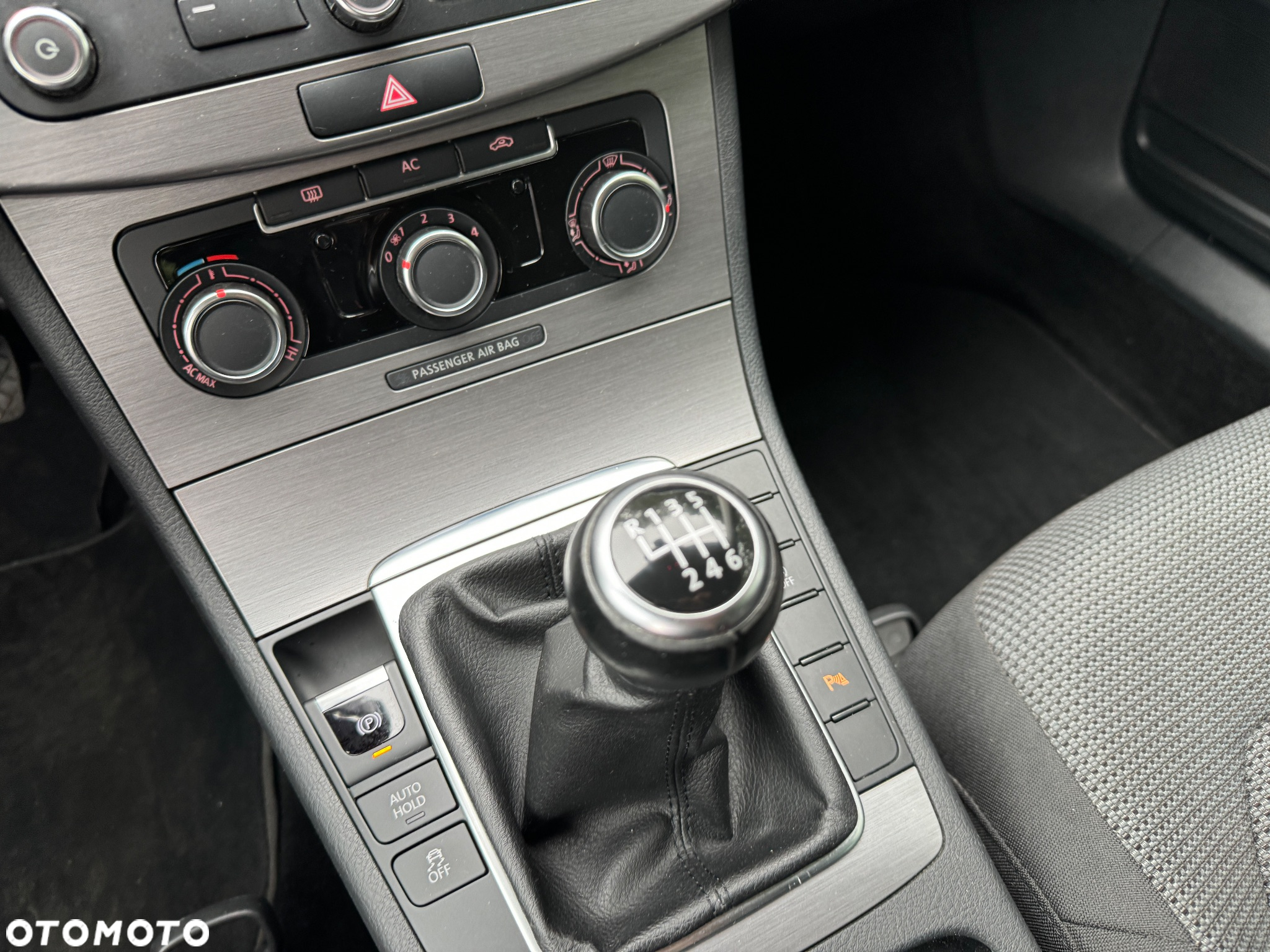 Volkswagen Passat 1.4 TSI Comfortline - 23