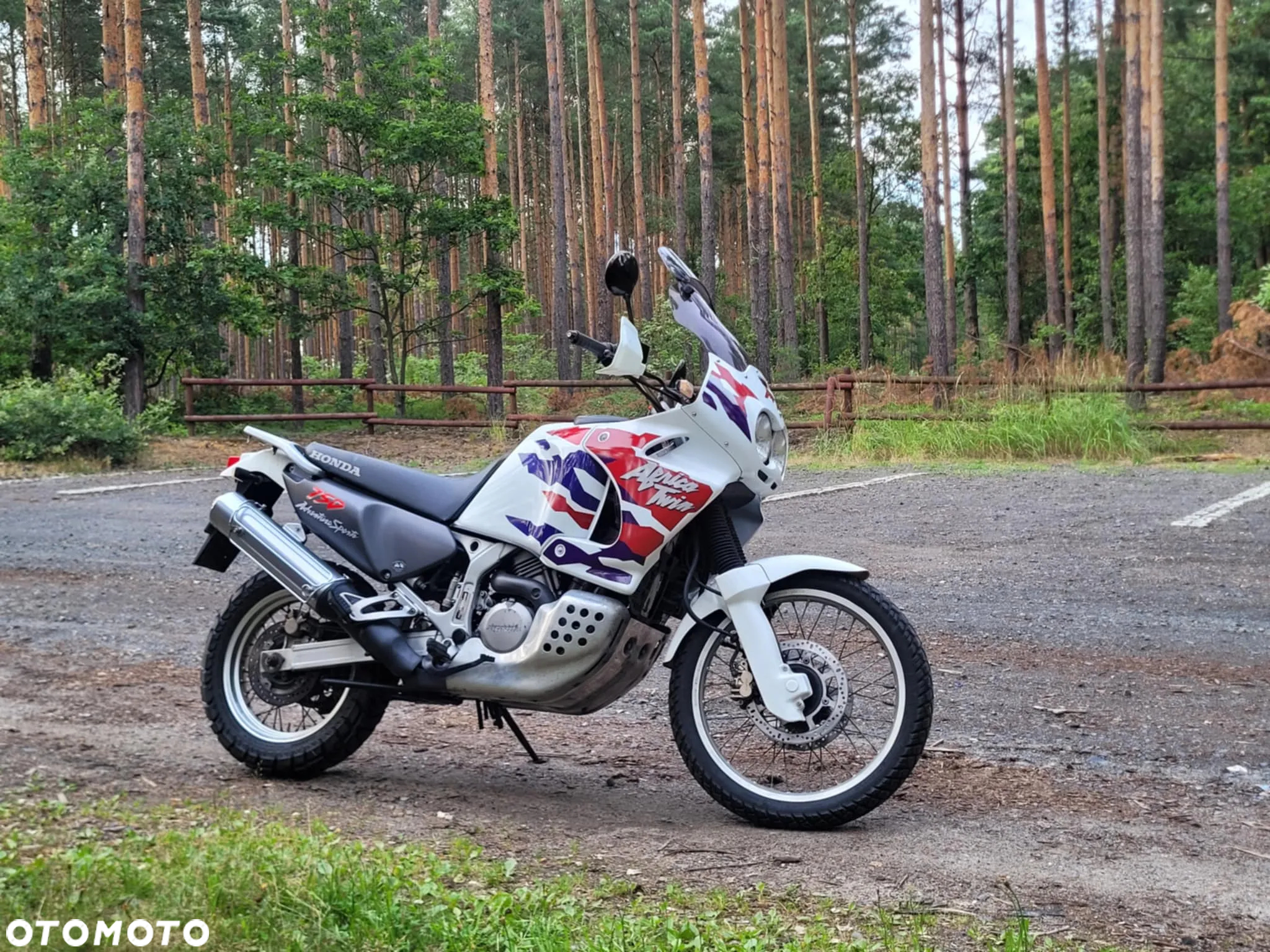 Honda XRV