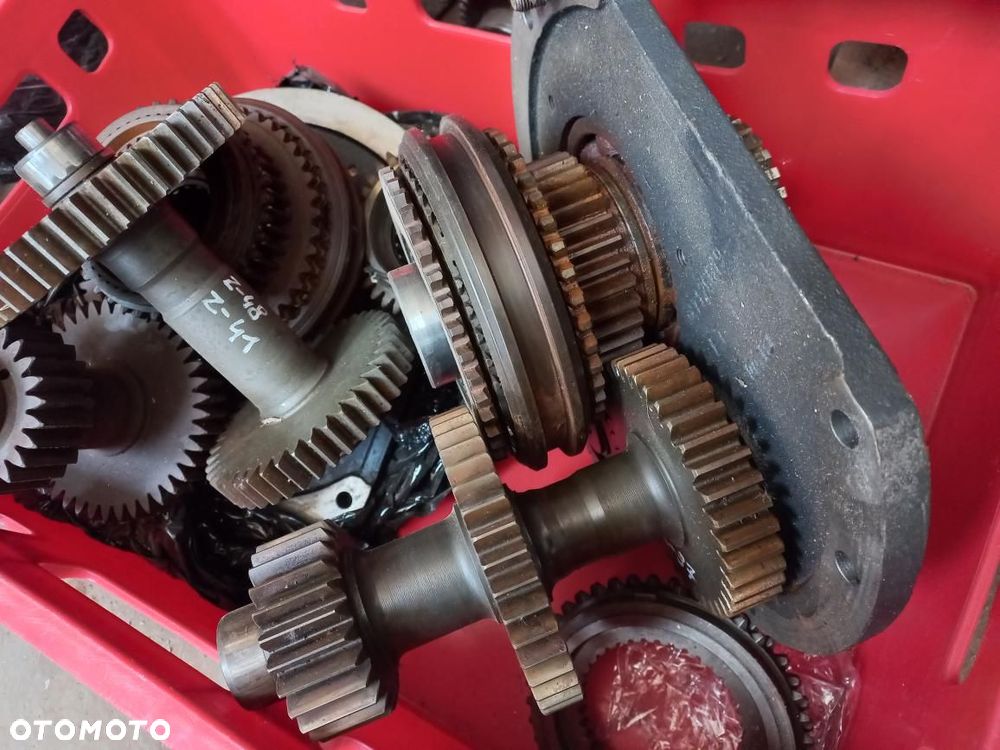 Koło zębate,wałek,tryb,choinka,Z25 Z41 Z37 81873139,Z38 Z37 Z33 81866524,Z46 Z38 81871991,Z23 Z29 Z44 81872802 New Holland Ford - 16