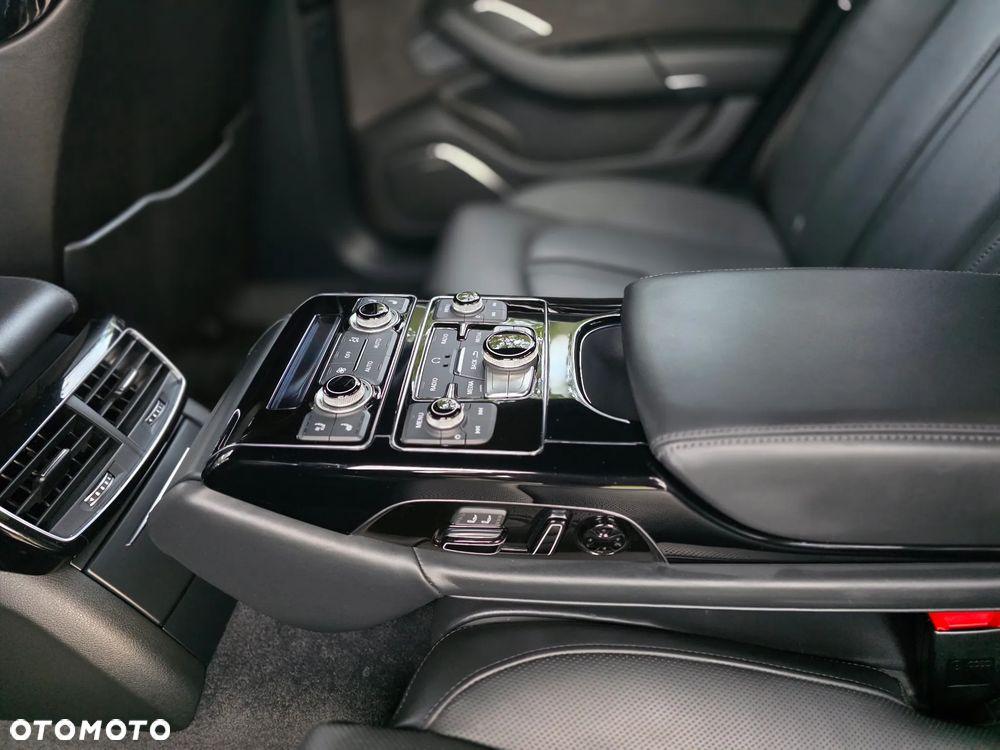Audi A8 3.0 TDI ultra DPF quattro tiptronic - 12