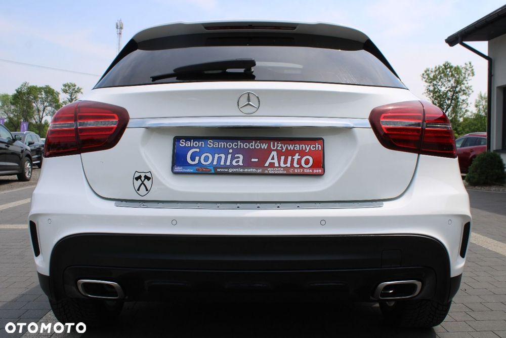 Mercedes-Benz GLA - 14