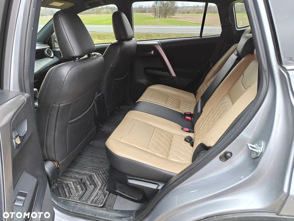 Toyota RAV4 - 11