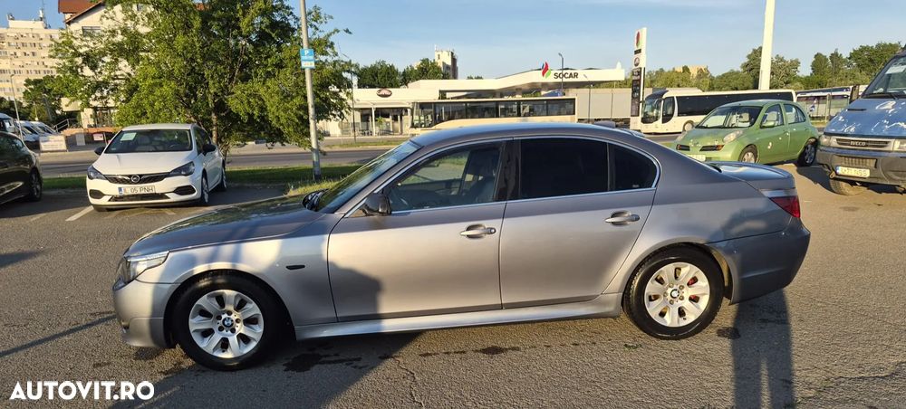 BMW Seria 5 520i Touring - 1