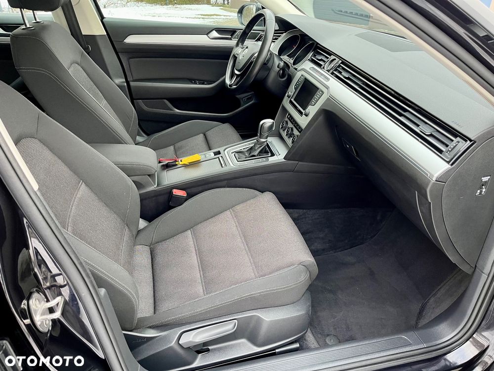 Volkswagen Passat Variant 2.0 TDI SCR DSG BlueMotion Comfortline - 15