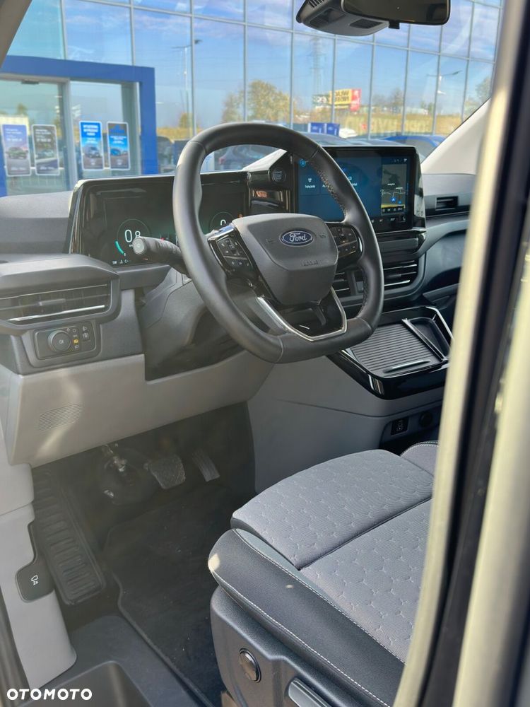 Ford Tourneo Custom - 15