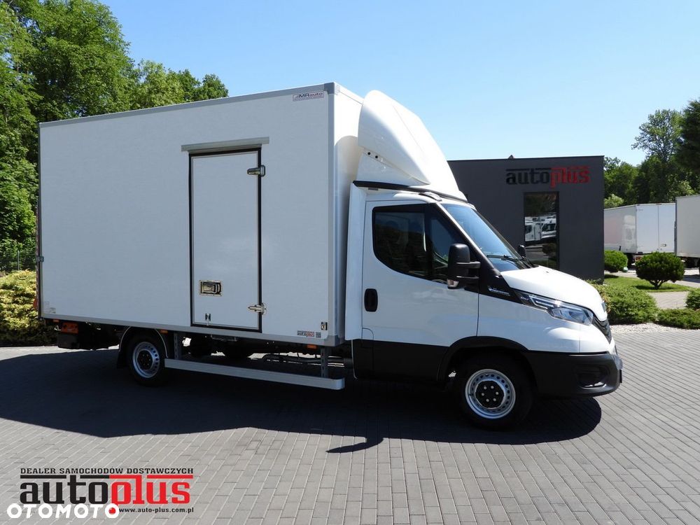 Iveco DAILY 35S18 KONTENER WINDA 8 PALET TEMPOMAT NAWIGACJA LEDY AUTOMAT HI-MATIC KLIMATYZACJA  180KM - 2
