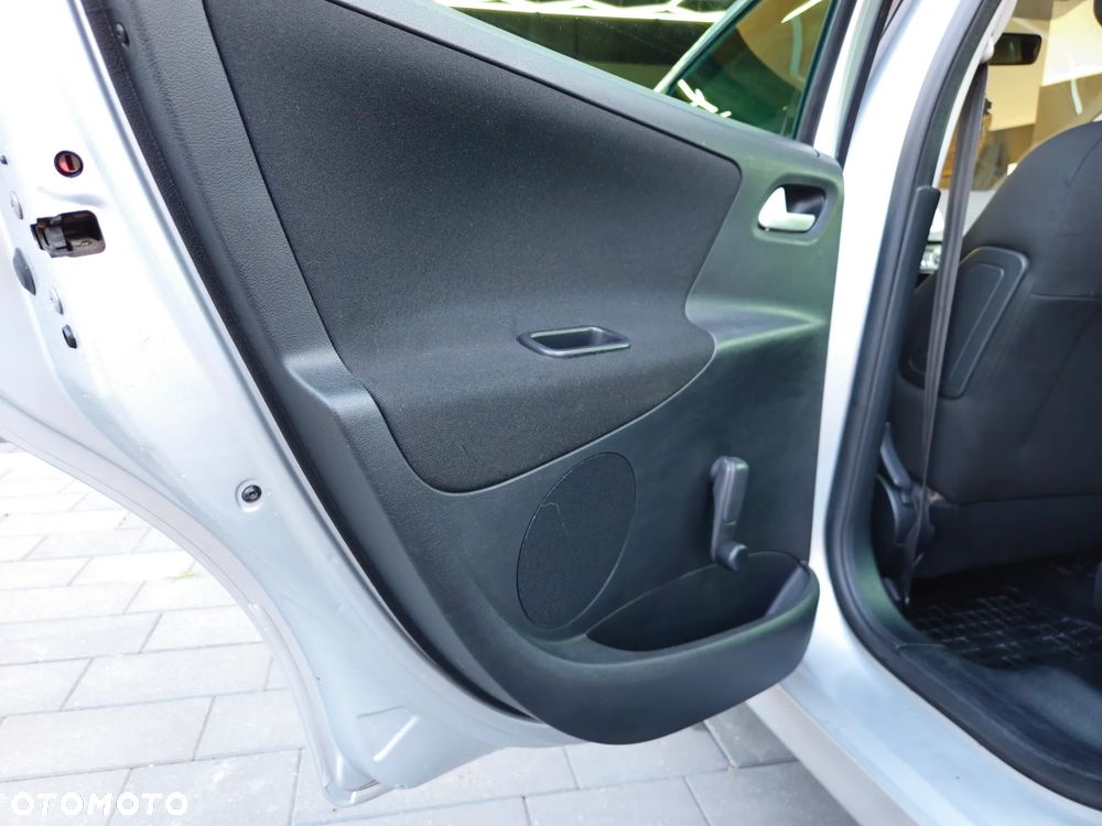 Peugeot 207 1.4 - 15